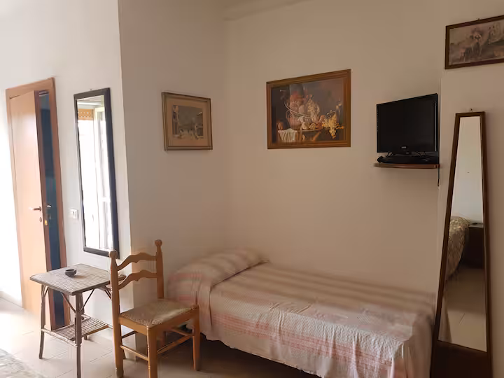 Porta del bagno sulla sinistra