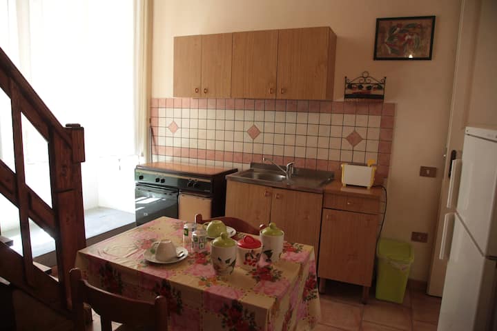 downstairs: fully equipped kitchen